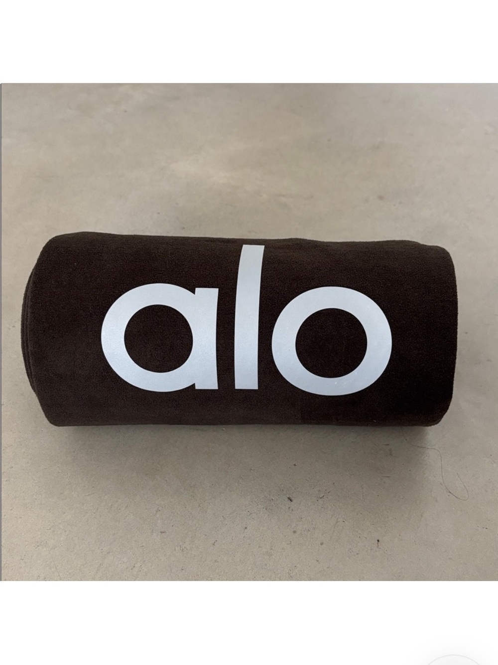 CCO Sale! New Alo Yoga Grounded No-Slip Towel in Espresso